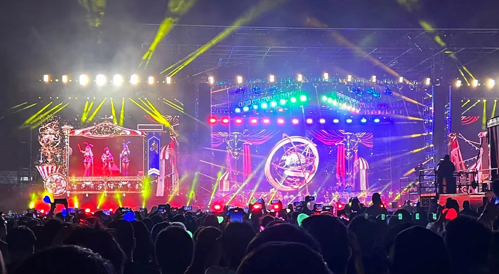 555000jc1线路检测LED冰屏和荧光棒系列产品“嗨爆”周杰伦悉尼演唱会！